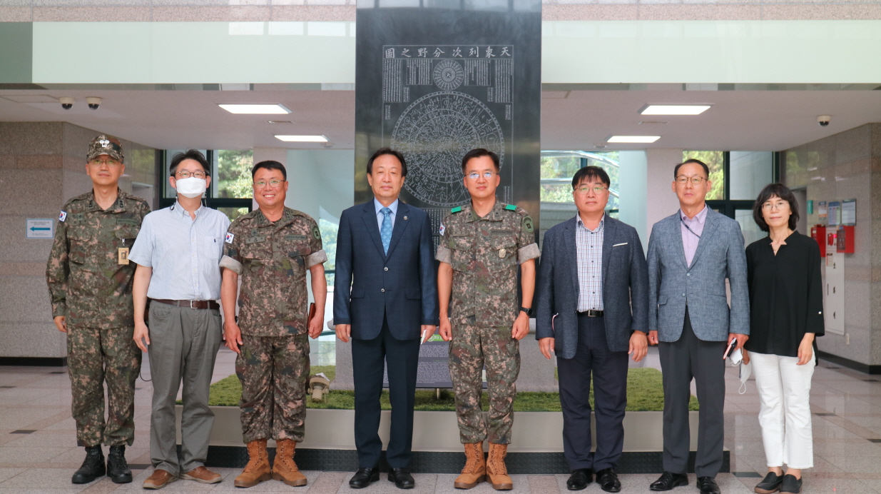 1. 천상열차분야지도 앞 기념촬영