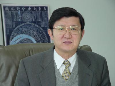 제1대 이우백 원장