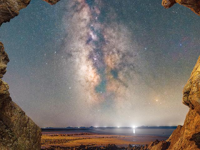 









천문력 핸드폰 뱌경화면에 사진만 있고 달력은 없어요 사진 